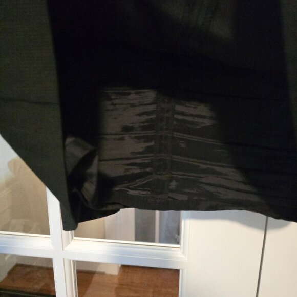 express design studio skirt size 4 black with white stripes - Picture 4 of 4